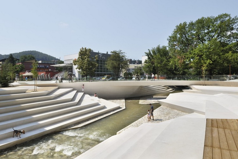 portada_enota_promenada_09_river_amphitheatre.jpg