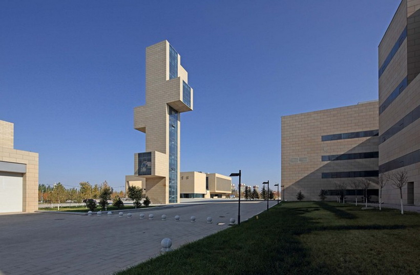 1543815680431590.jpg Information_plaza.jpg