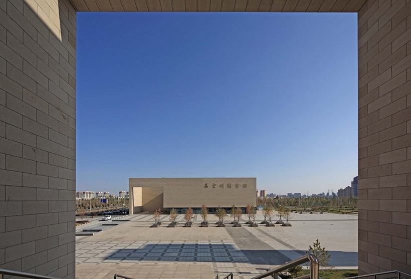 1543815719584079.jpg Semi-outdoor_space_and_the_plaza.jpg