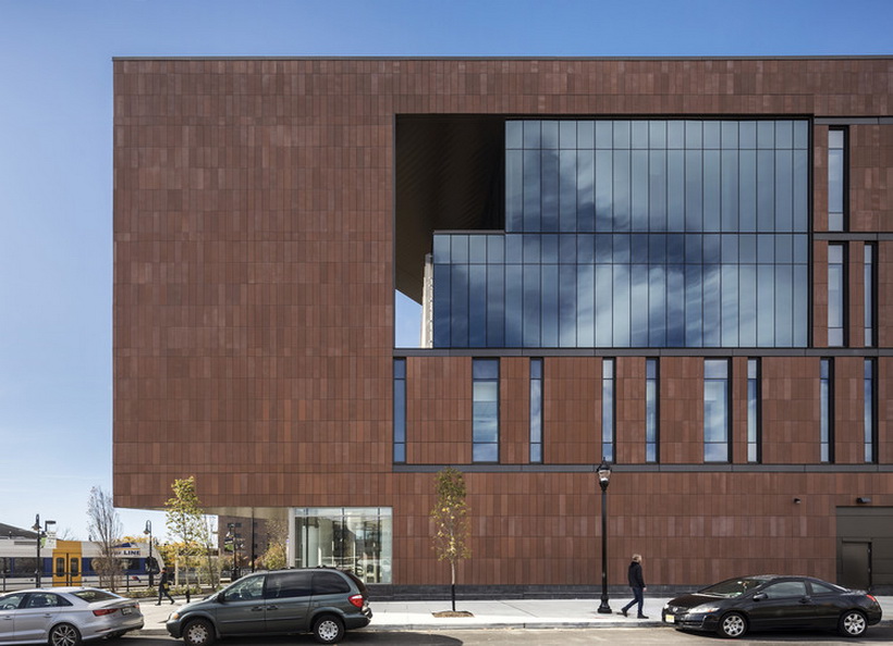 1544594998740658.jpg Nursing_and_Science_Building_Ext_East_Detail.jpg