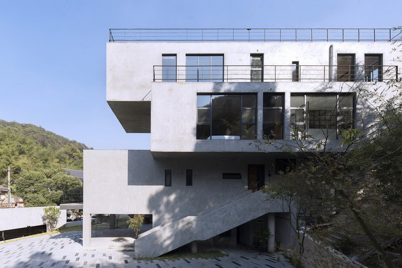 002-Mogan-Mountain-DIEYUN-Resort-Hotel-by-ZW-architecture-design-studio-960x640.jpg