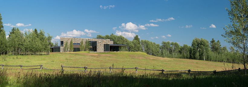 002-Crescent-H-Residence-by-Carney-Logan-Burke-Architects-960x338.jpg