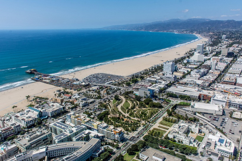 1546494802554816.jpg 003-Tongva-Park-and-Ken-Genser-Square-by-James-Corner-Field-Operations-960x640.jpg